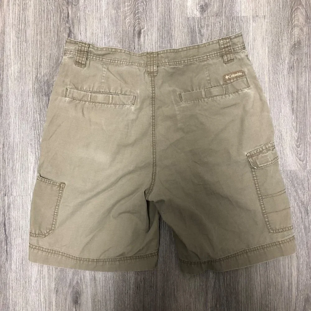 Columbia Cargo Pocket Shorts Men's Size 32 100% Cotton Tan Neutral Hiking Pants